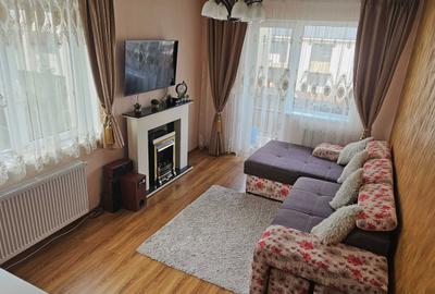 Apartament cu 3 camere decomandat în Florești - 1