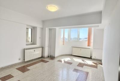 Apartament cu 4 camere decomandat în P-ța Unirii