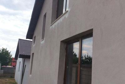 Casă cu 4 camere cu Teren 300 Mp în Poiana - 5