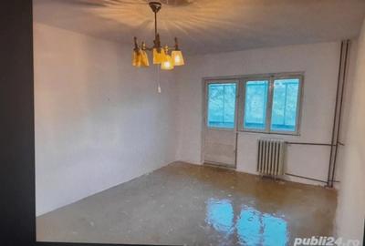 OCAZIE!!! 3 camere DECOMANDAT 70 mp utili etaj 2 C.Aradului biserica cu 2 bai vedere 2 parti - 2