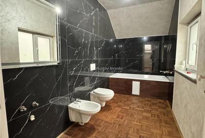 Casă cu Teren 412 Mp în Zăvoi - 5