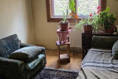 Apartament cu 2 camere semidecomandat, mobilat în Central