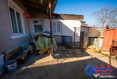 Casă cu 3 camere cu Teren 334 Mp în Babadag