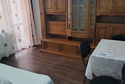 Apartament cu 3 camere decomandat în Central - 1