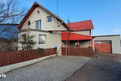 Casă cu 4 camere în Mureșeni