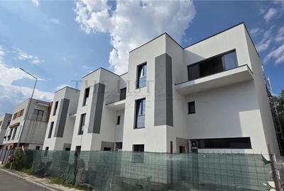Casă cu 5 camere cu Teren 133 Mp în Central