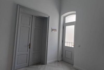 Casă cu 5 camere cu Teren 354 Mp în Ultracentral
