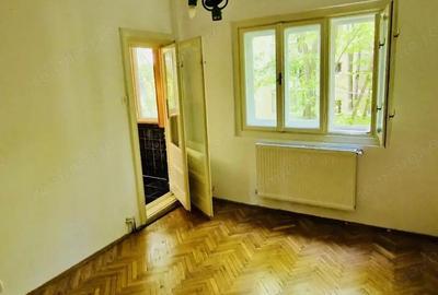 Apartament cu 4 camere decomandat în Aradului - 2
