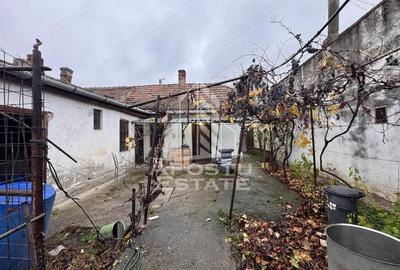 Casa cu anexe + Teren de 539mp | Zona Fratelia - 1