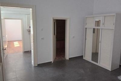 Casa nemobilata in zona Grivitei - Colina Universitatii - 4