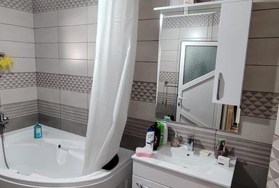 Casă individuală cu 5 camere cu Teren 250 Mp în Central - 12