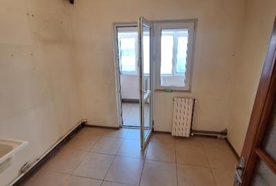 VÂND SAU SCHIMB - APARTAMENT 3 CAMERE - 2 BĂI - INEL 2 - ETAJ 2 - GAZE - - 6