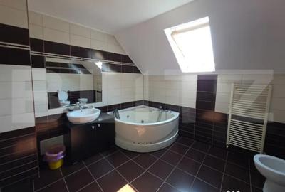 Casă cu 4 camere cu Teren 250 Mp în Central - 4