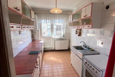 Apartament cu 4 camere decomandat în Central - 3