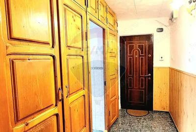 Apartament cu 3 camere de vanzare in zona Micro 5 - 2