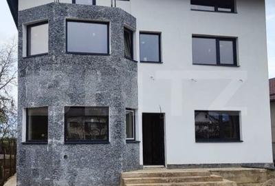 Casă cu Teren 1000 Mp în Ulmi - 1