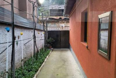 Casă cu 2 camere cu Teren 1628 Mp în Central - 11