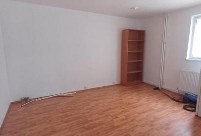 Spațiu comercial, de 45 mp, în Eroii Revoluției - 15