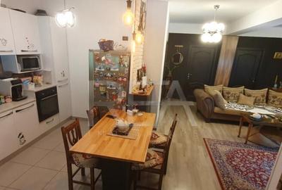 2 case ?i curte individuala la 400 de metri de sta?ia de - 12