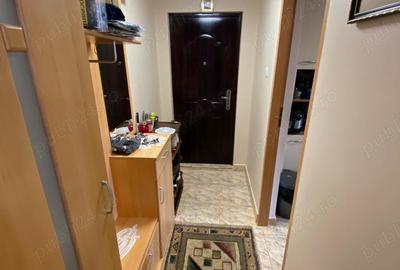 Apartament cu 3 camere decomandat în Podu Roș - 5