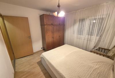 Vanzare apartament 2 camere decomandat etaj intermediar  Str.Carpatilor - 11