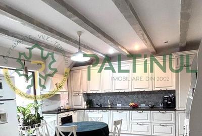 Apartament cu 4 camere decomandat în Central