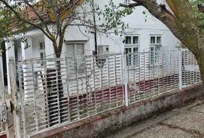 Casă cu 5 camere în Murani - 1