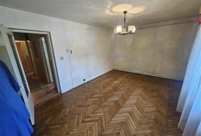 Apartament cu 2 camere decomandat în Micro IV - 11