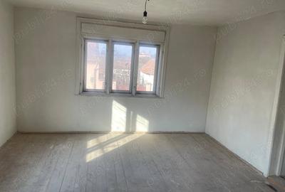 Casă cu Teren 2100 Mp în Hotar - 2