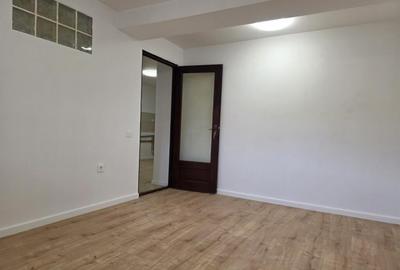 Apartament 3 camere, etaj 2, zona Craiovei Pite?ti - 12