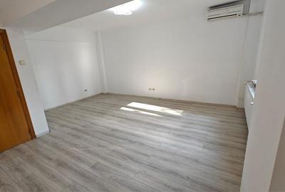 Garsonieră decomandată în Universitate - 4