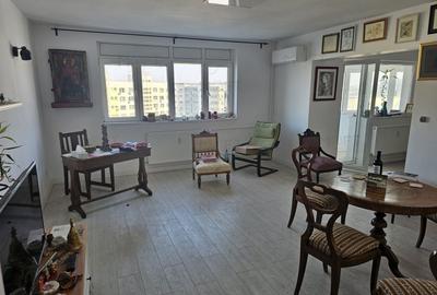 Apartament cu 3 camere decomandat în Pantelimon