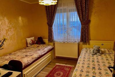 Apartament cu 3 camere semidecomandat în Micro 5 - 7