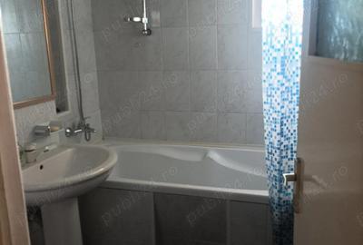 Apartament cu 3 camere decomandat în Decebal - 2
