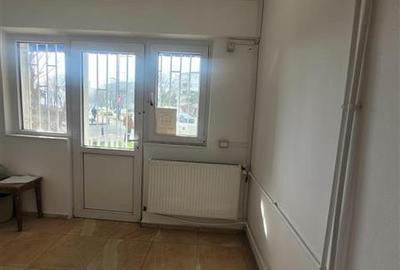 Apartament cu 4 camere semidecomandat în Casa de Cultură - 3