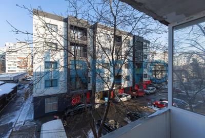 Apartament cu 3 camere semidecomandat, mobilat în Cornișa - 24