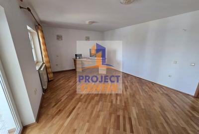 Apartament cu 3 camere semidecomandat în Central - 2
