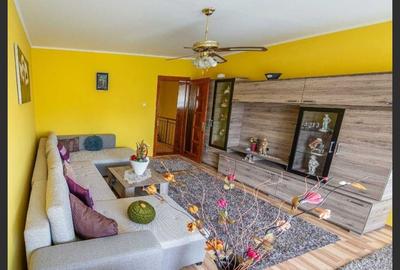 Spacious and elegant house with 5 rooms, 260 m2, Satu Mare - 3