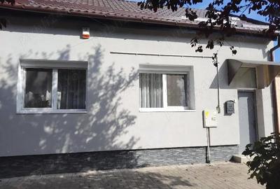 Casă cu 4 camere cu Teren 350 Mp în Central - 2