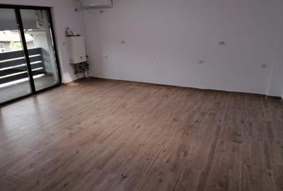 Casă cu 6 camere cu Canalizare în Regie - 2