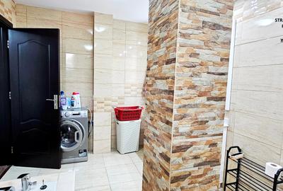 Apartament la cheie cu 4 camere decomandate, boxa,loc parcare,etaj 2, Maratei - 13