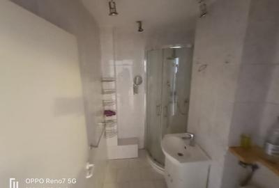 Apartament de vanzare 4 camere - living și 3 dormitoare - 12