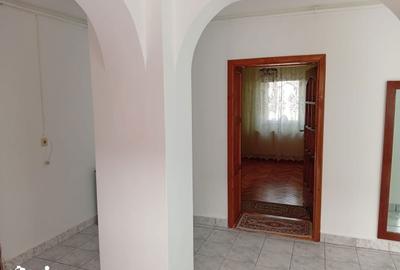 Casă cu 6 camere cu Teren 843 Mp în Livada - 3