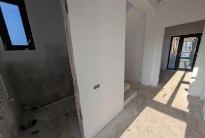 Casă cu 4 camere cu Teren 740 Mp în Hemeiuș - 9