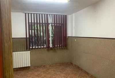 Spațiu comercial, de 44 mp, în Văcăresti - 1