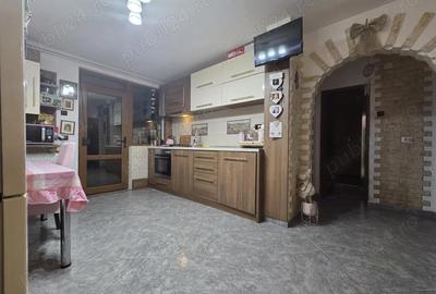 Apartament cu 3 camere decomandat, mobilat în Mazepa 1 - 13