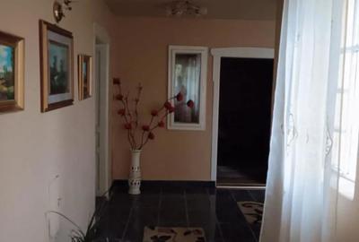 Casă cu 5 camere cu Teren 1500 Mp în Central - 2