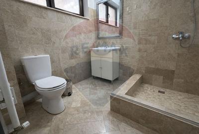 Casă cu 6 camere cu Teren 300 Mp în Central - 6