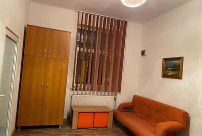Garsonieră decomandată în Central - 2