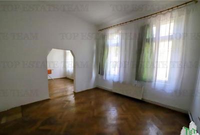 Apartament cu 4 camere de , Ultracentral, Kogalniceanu, cu